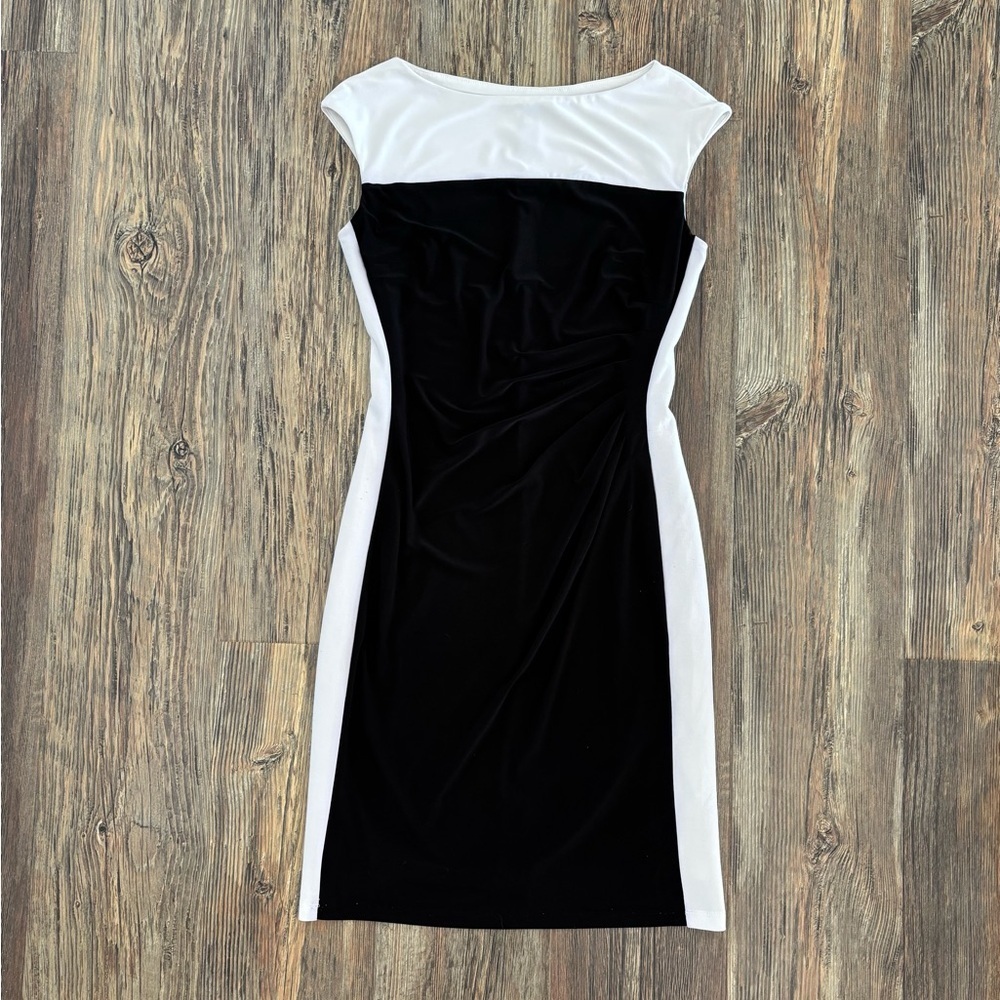 Chaps Colorblock Ruched Sheath Dress M Cap Sleeves Black White Lined Stretch